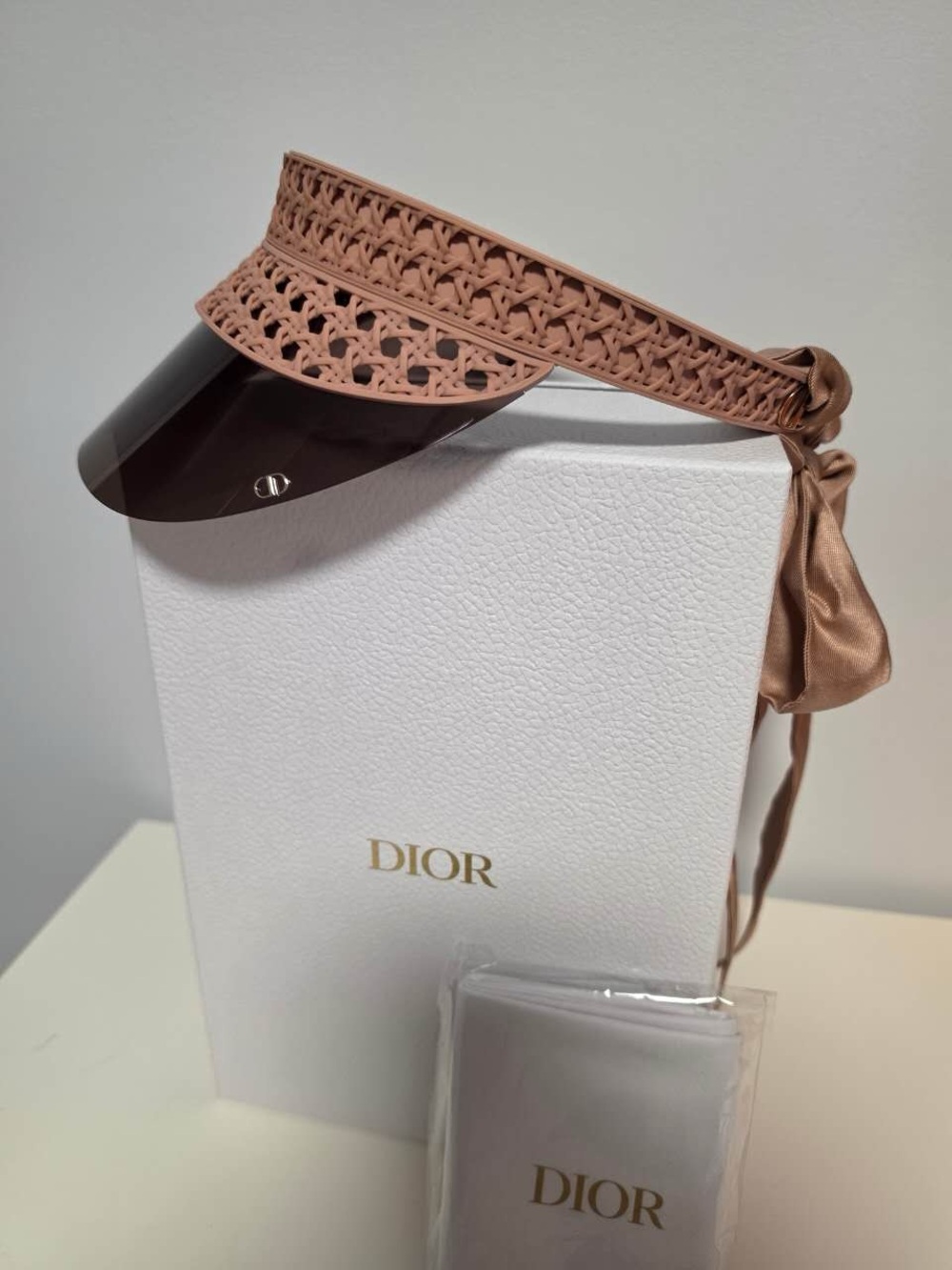 Dior VeryDiorV1U Visor with Satin Tie in pink